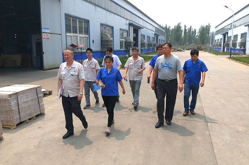 一汽領導蒞臨我廠參觀指導